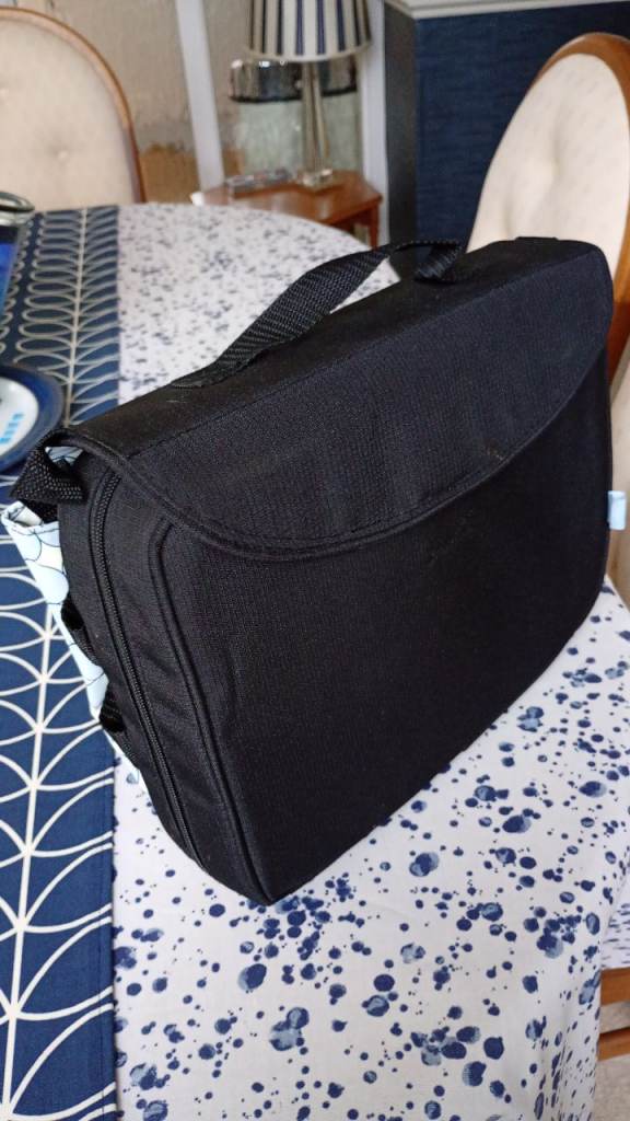 Kid's travel booster seat for dining