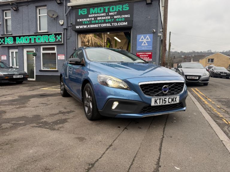 Volvo V40 Cross Country 1.6 D2 Lux  Hatchback | 5 Door | Diesel | Powershift |  Automatic 