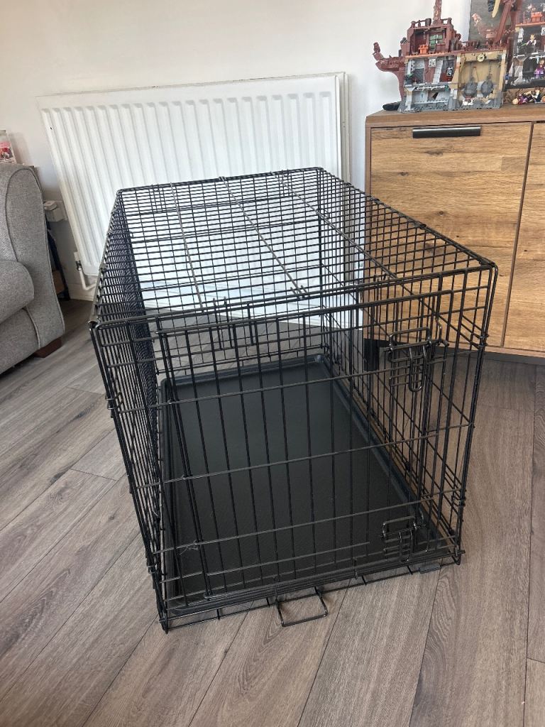 Medium single door dog crate