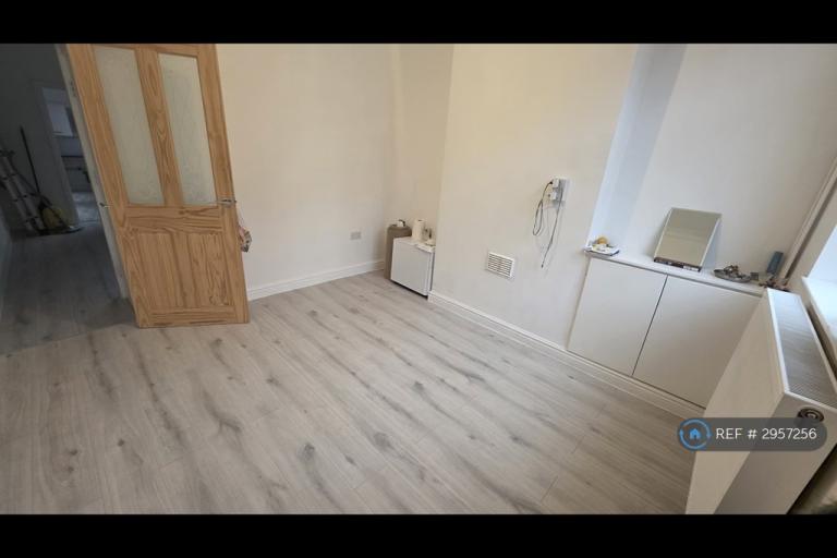 2 bedroom house in Flax Road, Leicester, LE4 (2 bed) (#2957256)