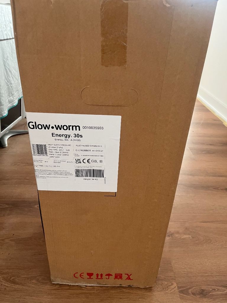New boxed Glow-worm Energy 30s gas combi boiler – unused