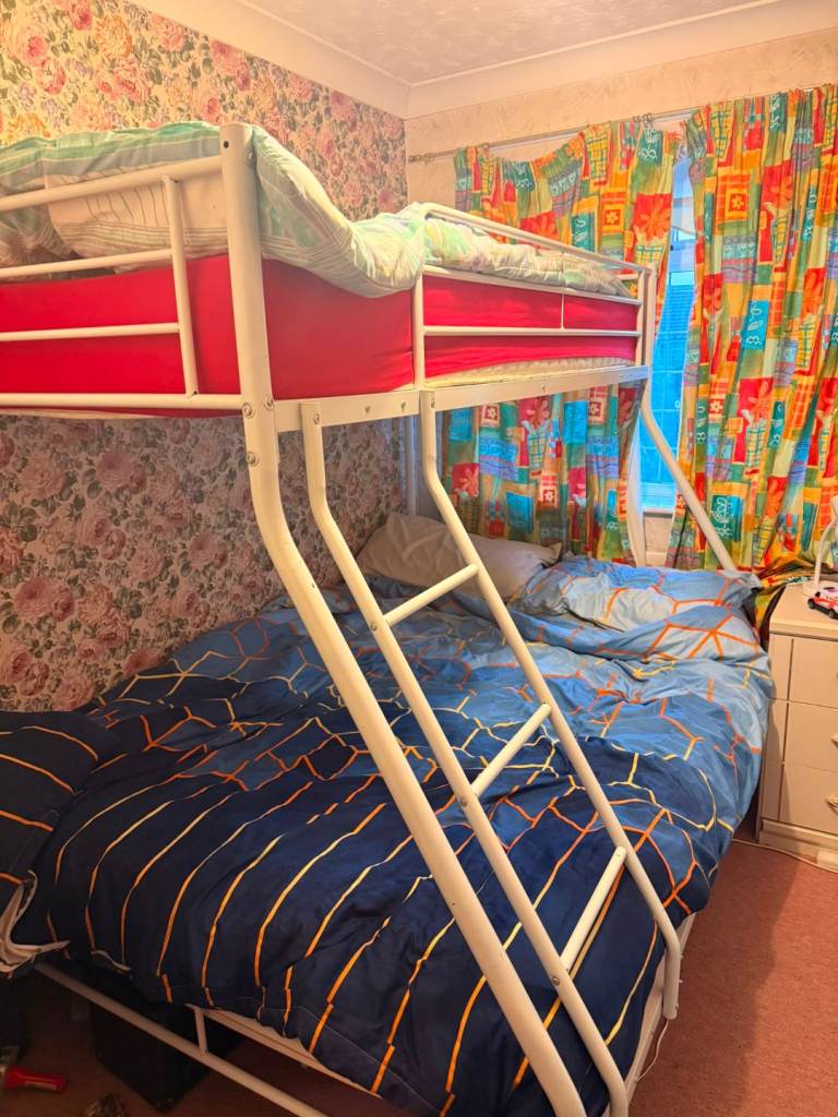 Double and single bunk bed