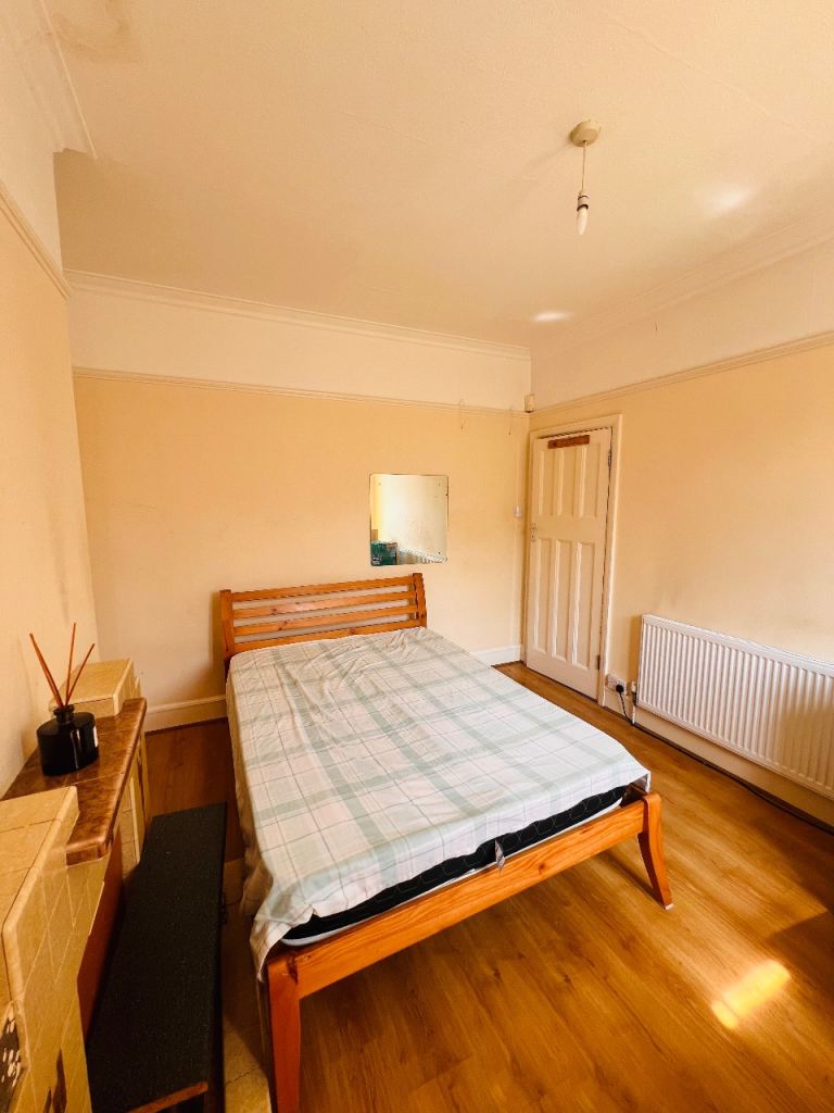 A lovely double room is available 