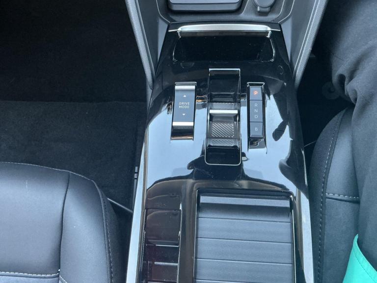 2025 Citroen e-C4 50kWh MAX Hatchback 5dr Electric Auto (7.4kW Charger) (136 ps) HATCHBACK Electr...