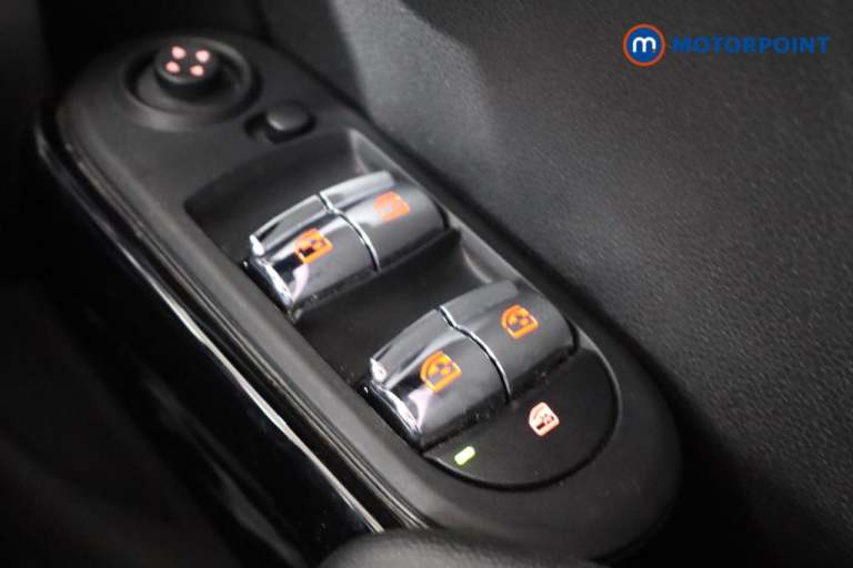 2021 MINI Hatch 1.5 Cooper Classic 5dr [Comfort-Nav Pack] Hatchback Petrol Manual