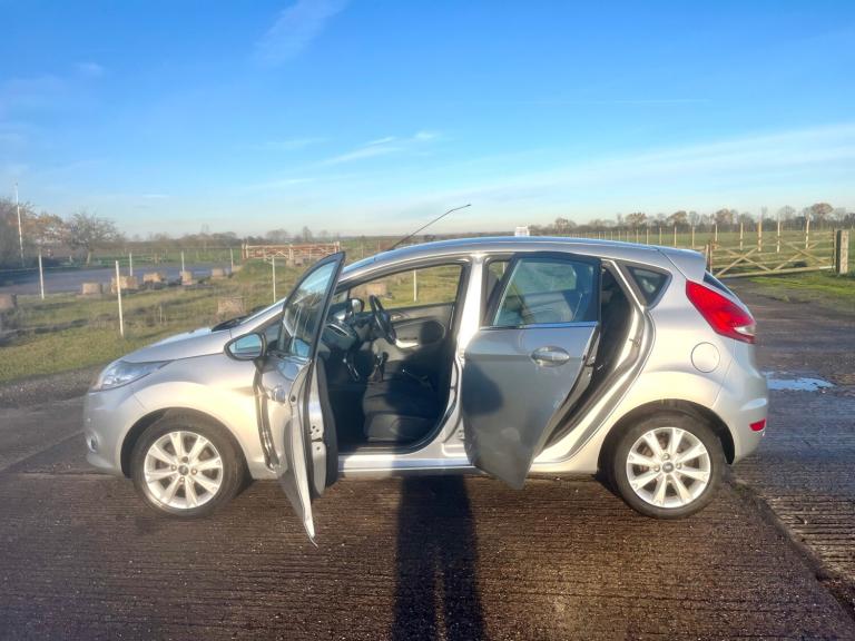 2010 Ford Fiesta 1.25 Zetec*9m MOT*Full History*2 Owners*Aircon*Alloys*1st car ?