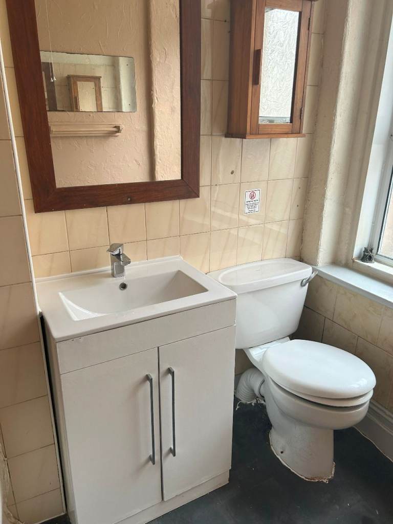 PERMANENT FLAT TO LET