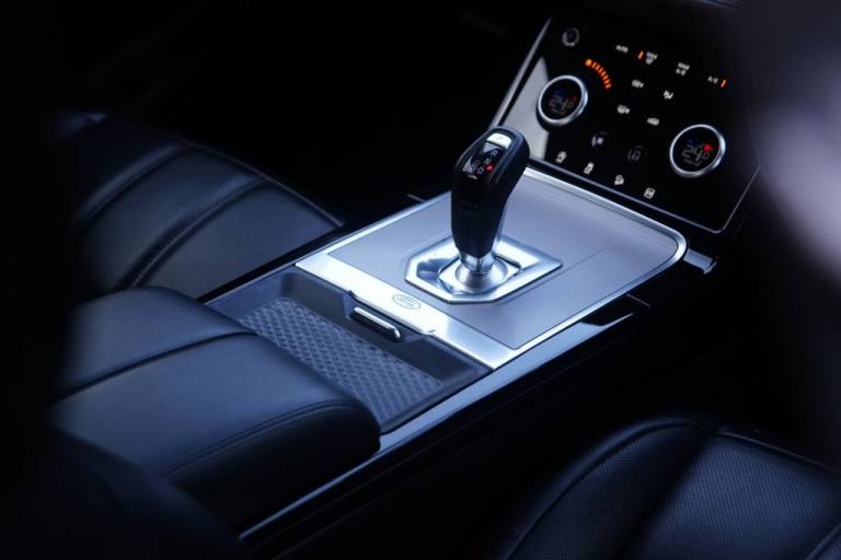 2020 Land Rover Range Rover Evoque 1.5 P300e 12.2kWh S SUV 5dr Petrol Plug-in Hybrid Auto 4WD Eur...