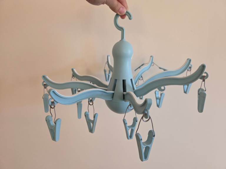 Laundry Drying Set – Octopus Hanger + Peg Bundle