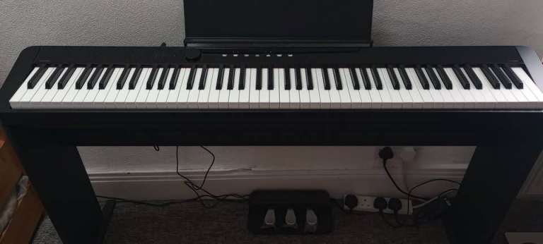Casio Privia PX-S1000 Black Gloss Digital Piano With Extras (£600 value!)
