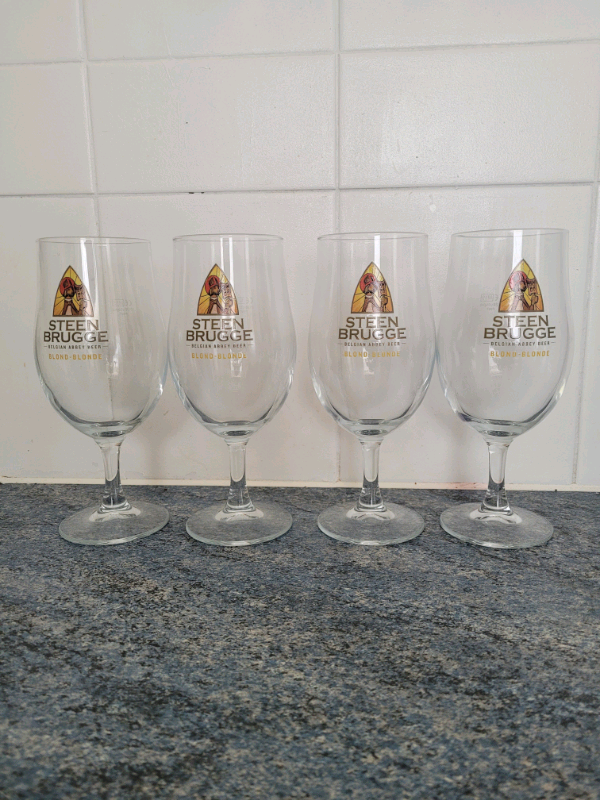 4 Steen Brugge pub pint glasses 