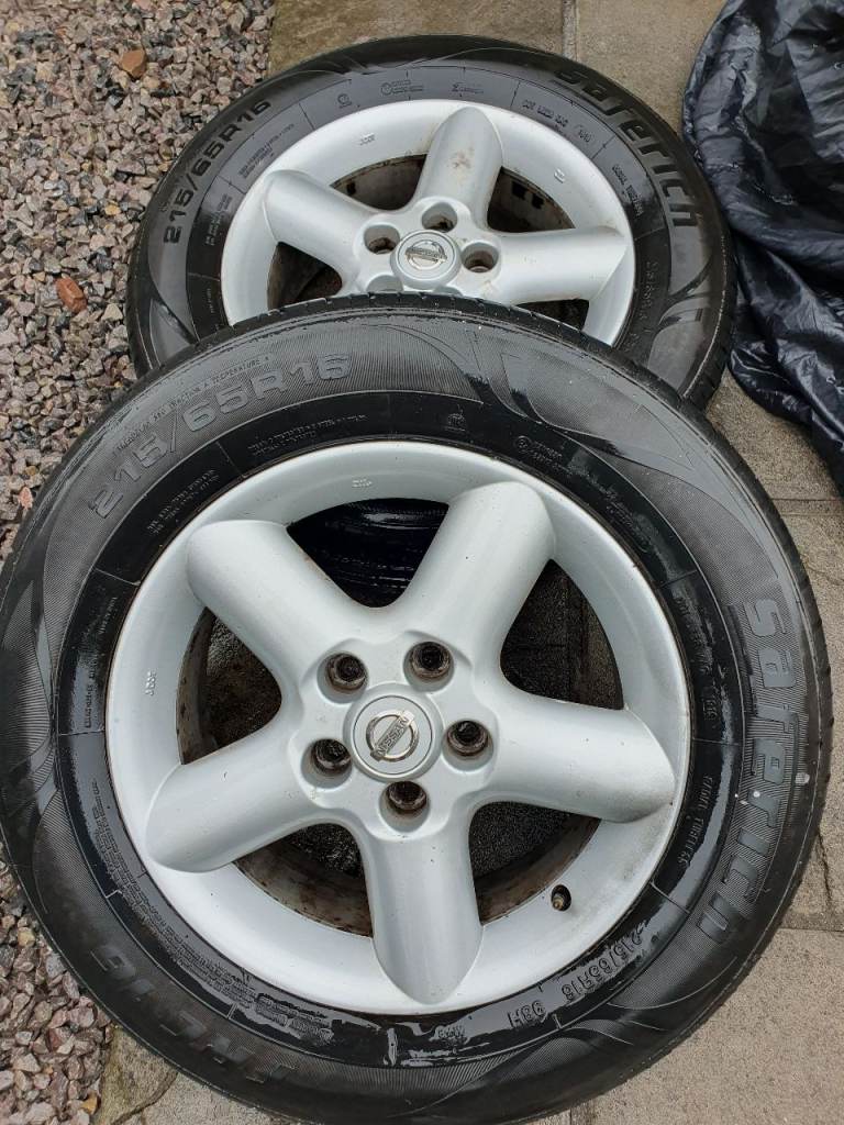 17"NISSAN ALLOY SPARE WHEEL for QASHQAI & JUKE. Rims are in good condition including tyres £50 each