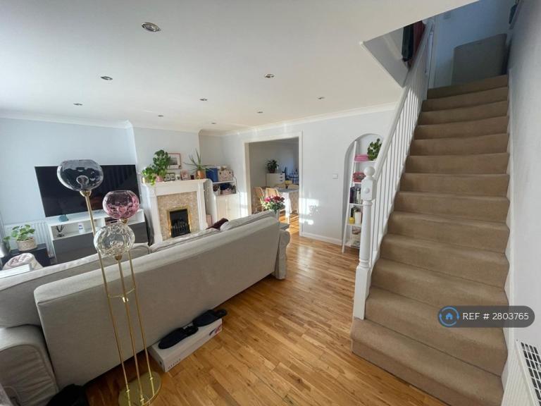 3 bedroom house in Hag Hill Rise, Maidenhead, SL6 (3 bed) (#2803765)