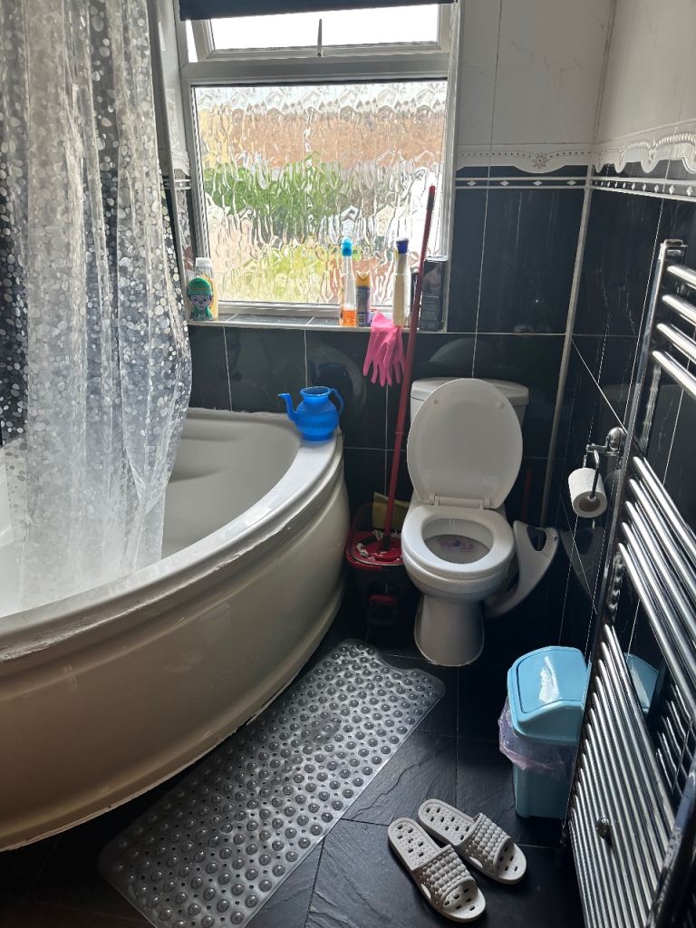 3-Bedroom House to Rent – Bradford