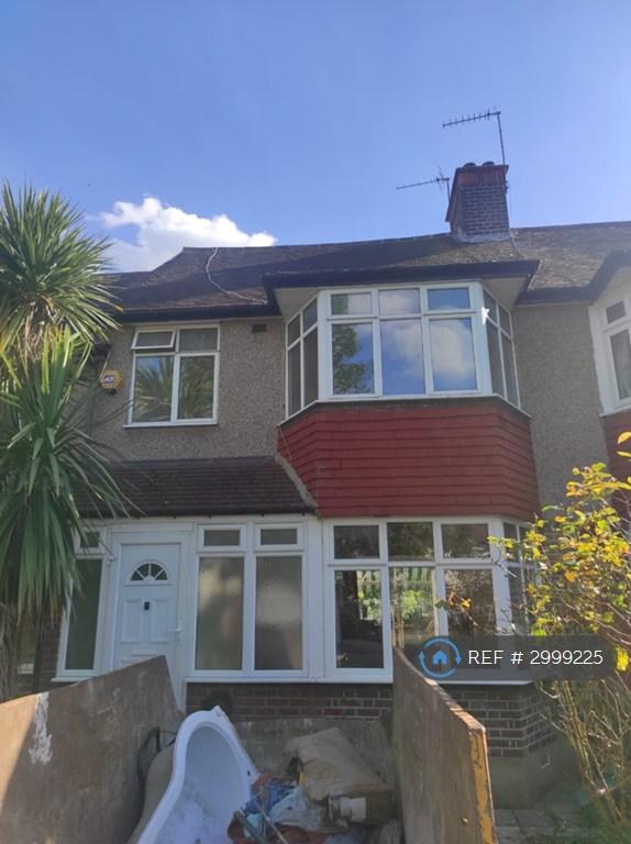 4 bedroom house in Whitton Avenue East, Greenford, UB6 (4 bed) (#2999225)