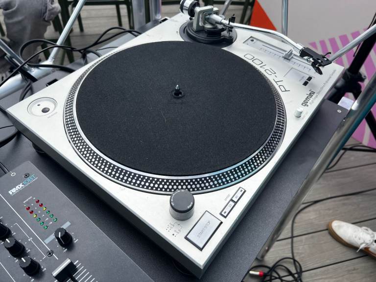 Gemini PT-2100 Turntables & RMX10BT Mixer