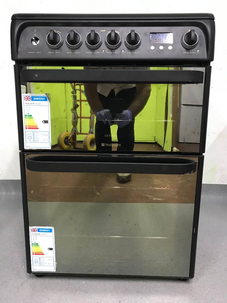 HOTPOINT 60 cm Electric Ceramic  Cooker Black