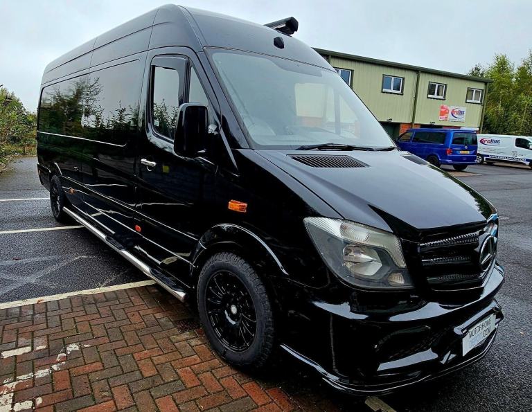 Mercedes Sprinter 310 racevan 2013 2 berth garage 150k 5.9m 3500kgs