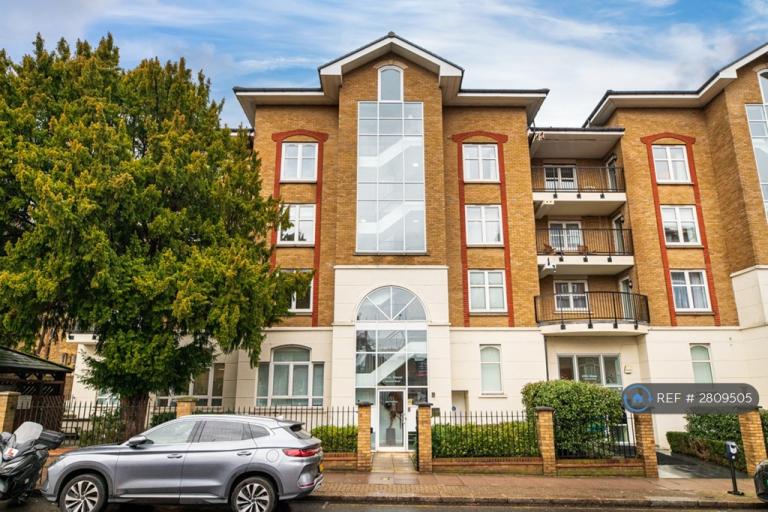 2 bedroom flat in Keswick Road, London, SW15 (2 bed) (#2809505)