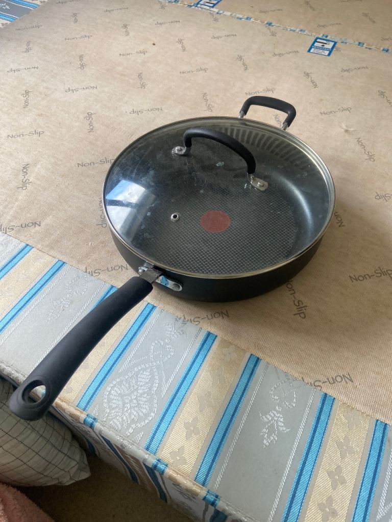 Tefal Frying Pan with Lid – Good Condition