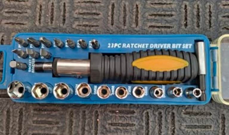 23Pc 1/4" Drive Socket & Bit Set Slotted Phillips Screwdriver Reversible Ratchet