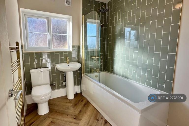 2 bedroom flat in Thoresby Court, Nottingham, NG3 (2 bed) (#2778901)