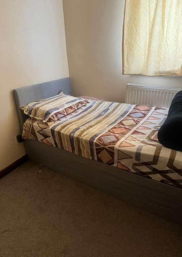 Box Room Available For Female
