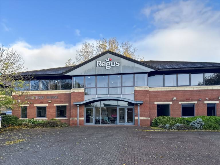 Taunton - TA1 2PX \ Ready-to-Use Private Office for 2 Workstations