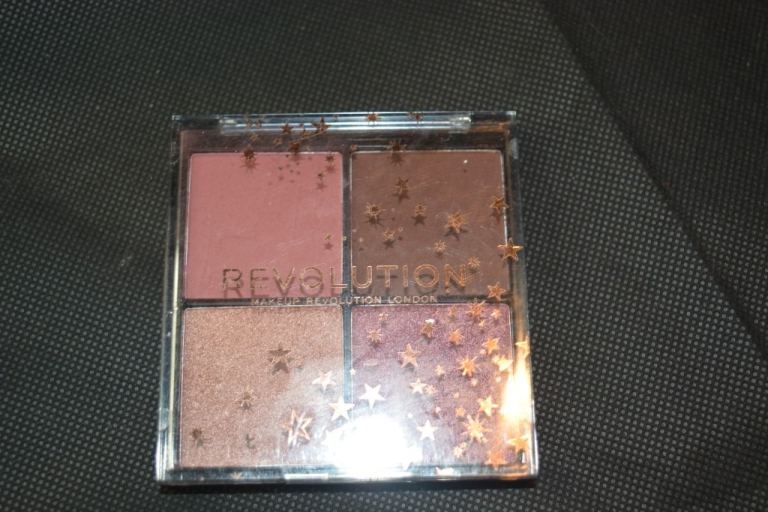 RARE REVOLUTION EYE SHADOW PALETTE