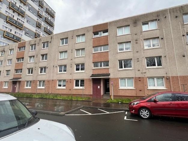 2 bedroom flat in Cedar Street, Maryhill, Glasgow, G20 7NX