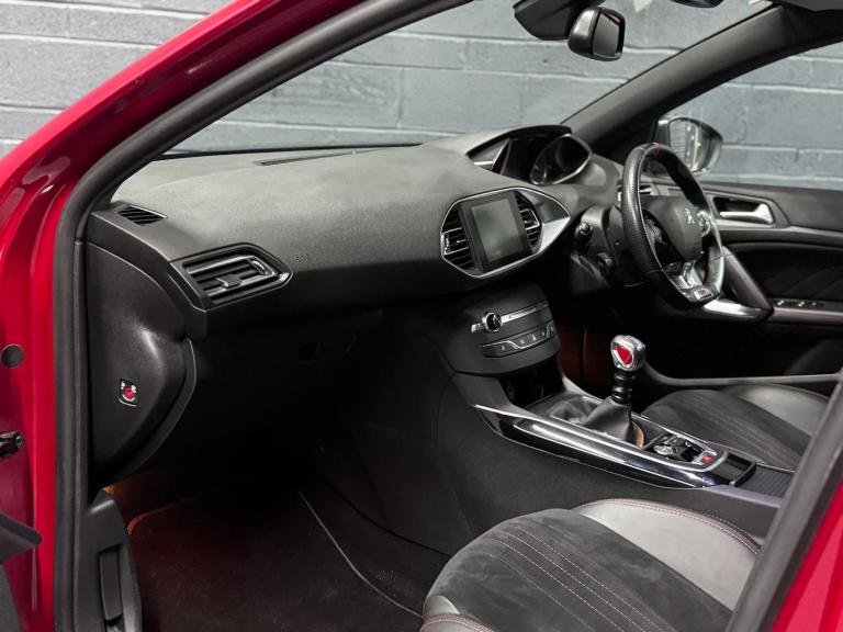 PEUGEOT 308 1.6 THP GTi by Peugeot Sport 2016