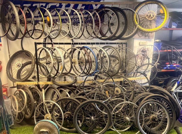 700c & 26" road and mountain bike wheels, mainly rim brake, lots, from £10