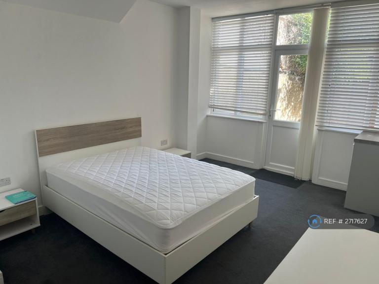 1 bedroom in Dominion Road, Worthing, BN14 (#2717627)