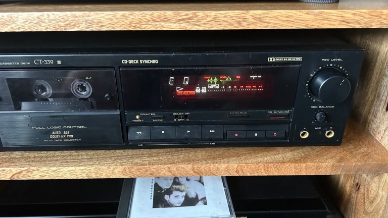 Pioneer Stereo CT339 cassette deck.
