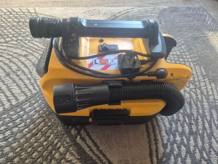 Dewalt wet and dry vacuum/dust extractor 