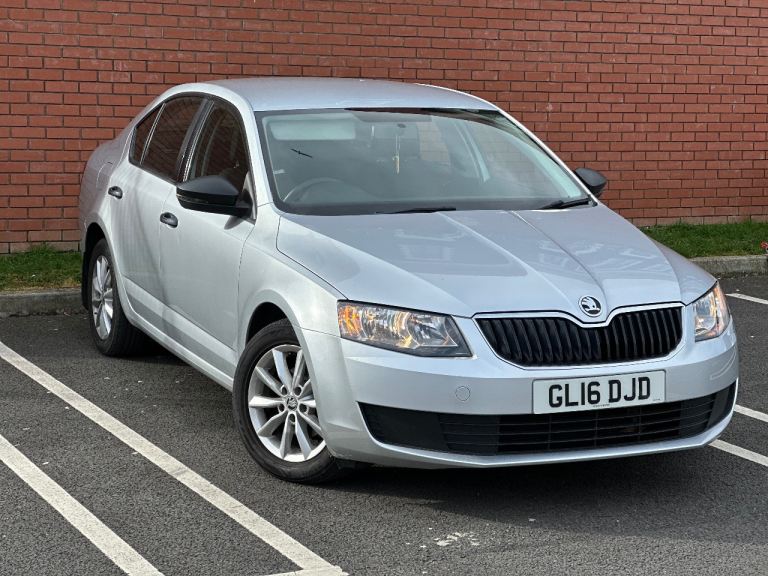 Skoda, OCTAVIA, Hatchback, 2016, Semi-Auto, 1598 (cc), 5 doors