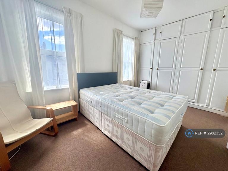 4 bedroom house in Bulwer St, London, W12 (4 bed) (#2982352)