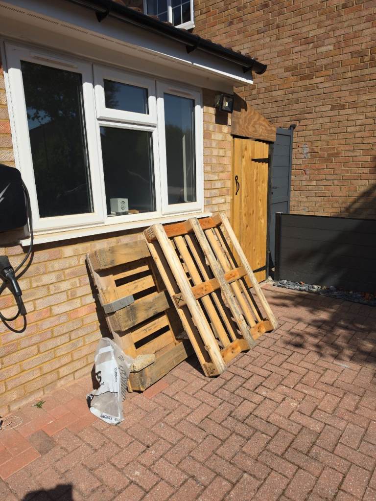 Free Wooden Pallets – 2 Available