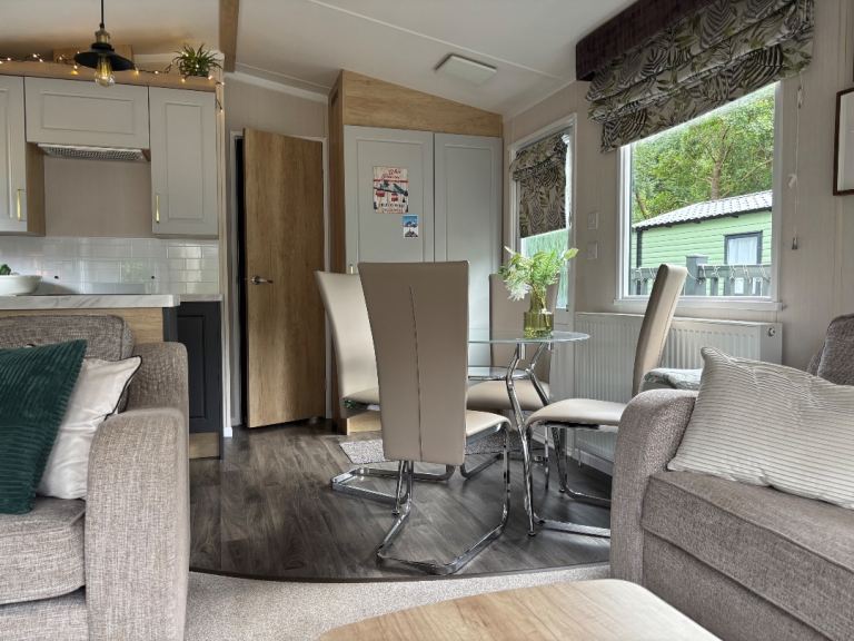 3 bedroom static home for sale on Loch Lomond 