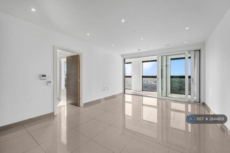 2 bedroom flat in Conquest Tower, London, SE1 (2 bed) (#2844801)