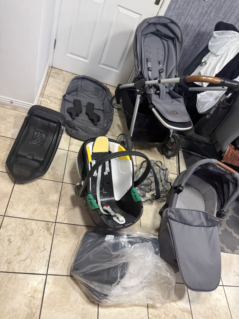 Mamas & Papas Flip XT2 Travel System Bundle 