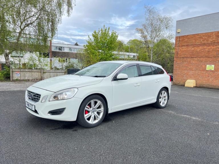 2022 Volvo V60 Estate Estate  PETROL Manual