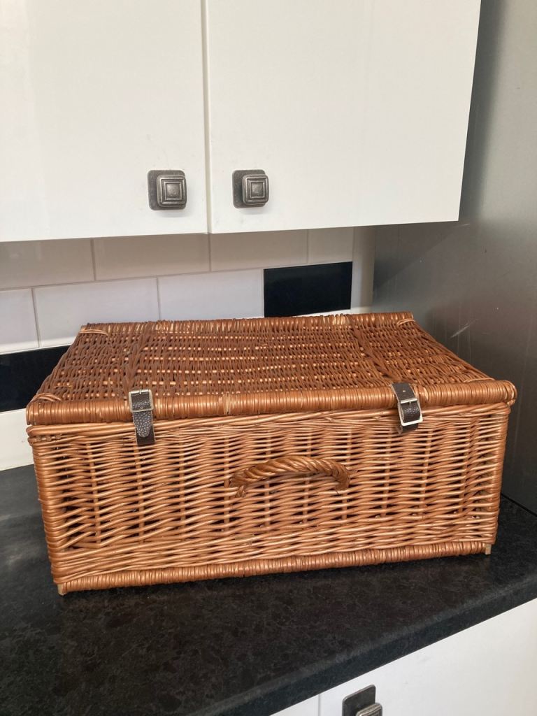 Picnic basket 