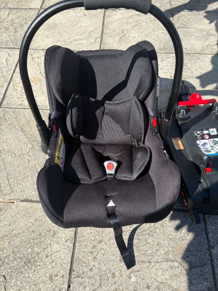 Ickle bubba car seat and base 