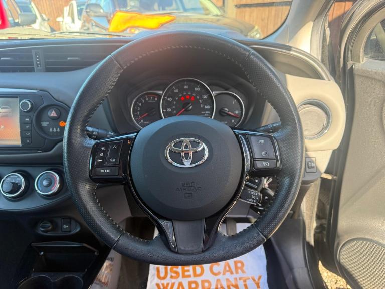 2016 Toyota Yaris 1.33 Dual VVT-i Design Euro 6 5dr HATCHBACK Petrol Manual