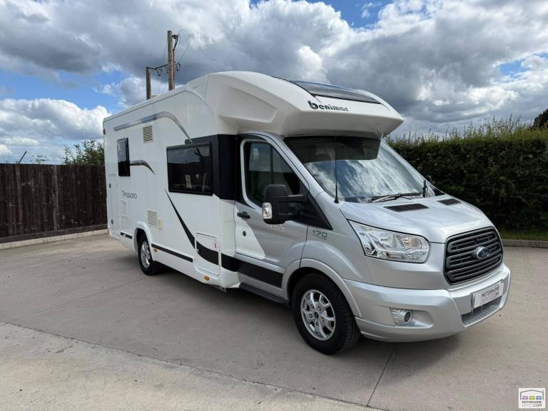 Benimar Tessoro T486 4 berth 4 belt drop down bed