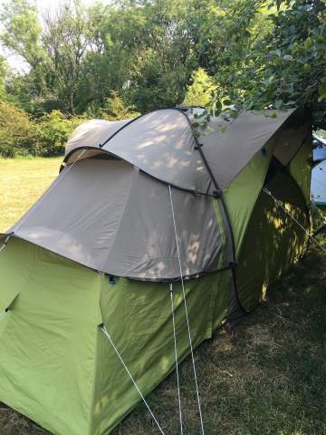 Quechua base-seconds 4.2 pop-up Family Camping Tent – Green, Good