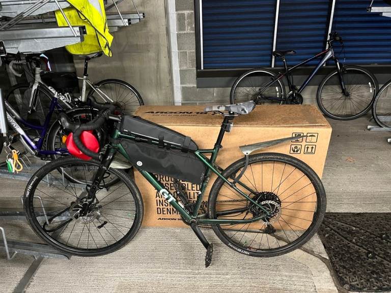 Gt Gravel Bike with Frame Bag and Mudguards – Good Condition
