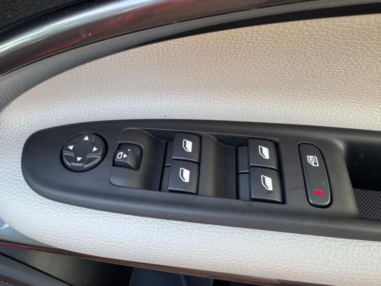 2025 Fiat 600 115kW La Prima 54kWh 5dr Auto HATCHBACK ELECTRIC Automatic