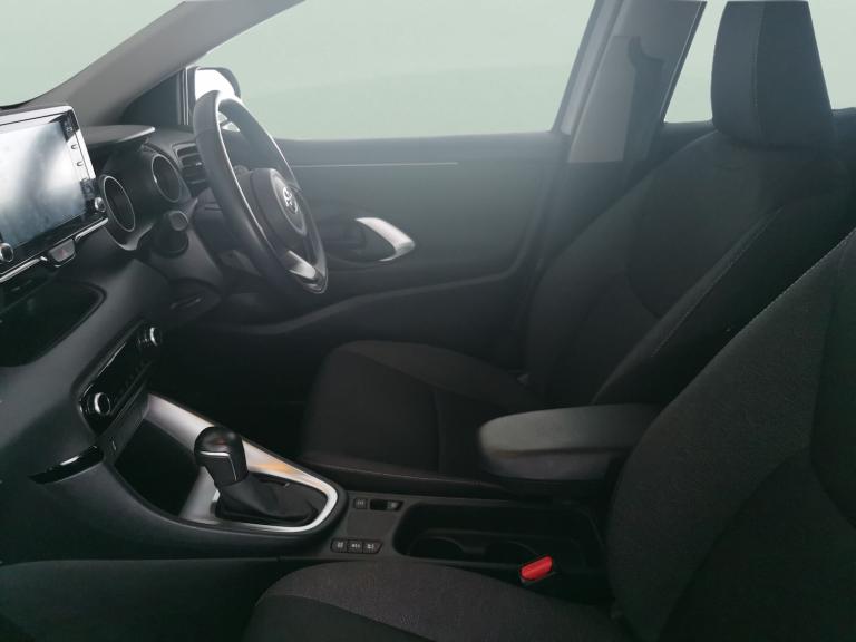 2022 Toyota Yaris 1.5 VVT-h Design Hatchback 5dr Petrol Hybrid E-CVT Euro 6 (s/s) (116 ps) -  Hat...